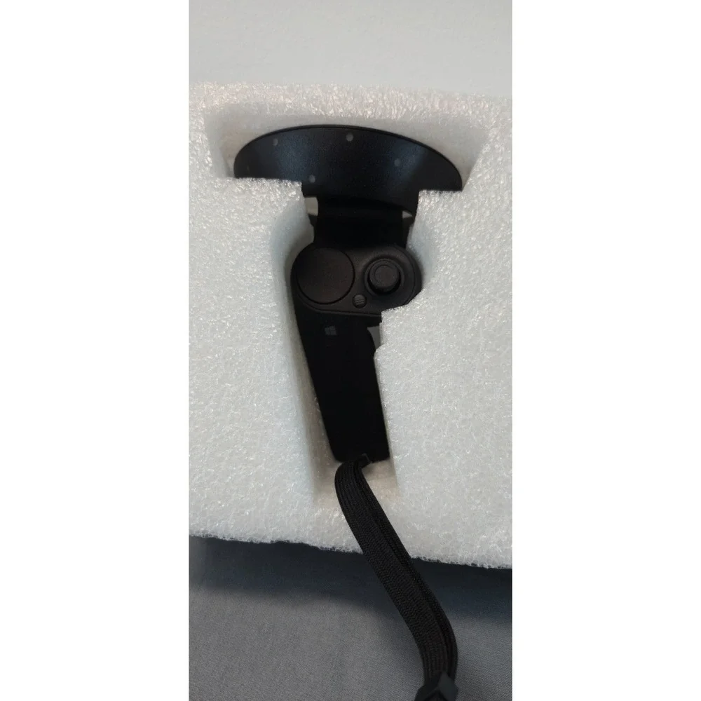 Original Microsoft Windows MR Mixed Reality Motion Controllers Only 1 Miss Cover